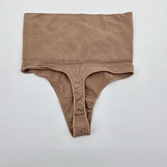 SKIMS mid waist seamless sculpt sienna thong women's size large -XL New - Picture 6 of 6